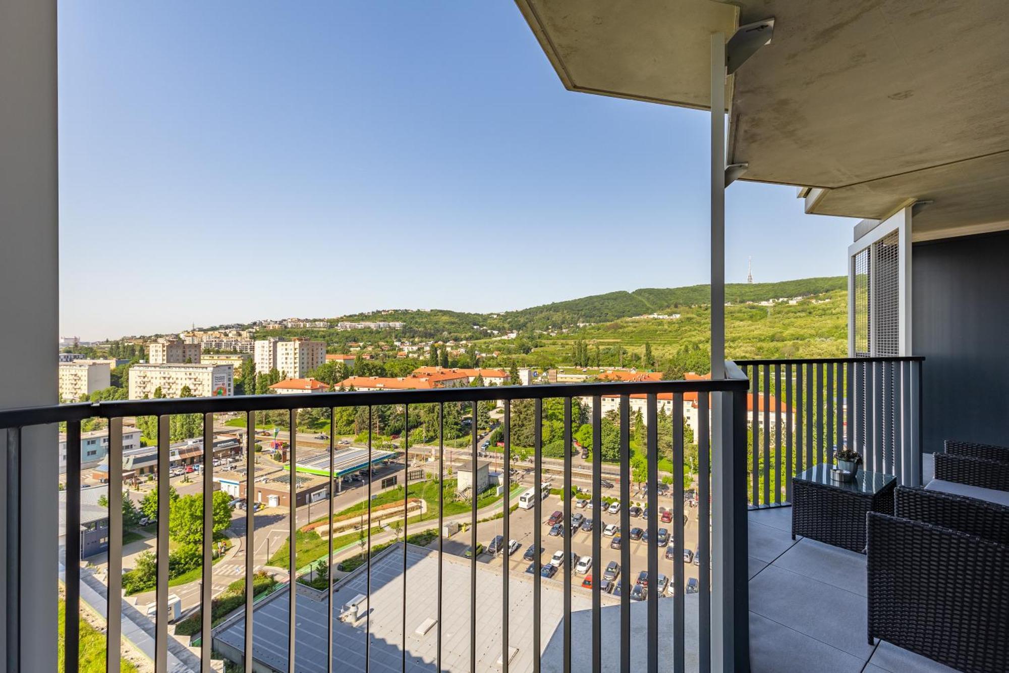 Bnb Slovakia Guthaus 64D Bratislava Exterior photo